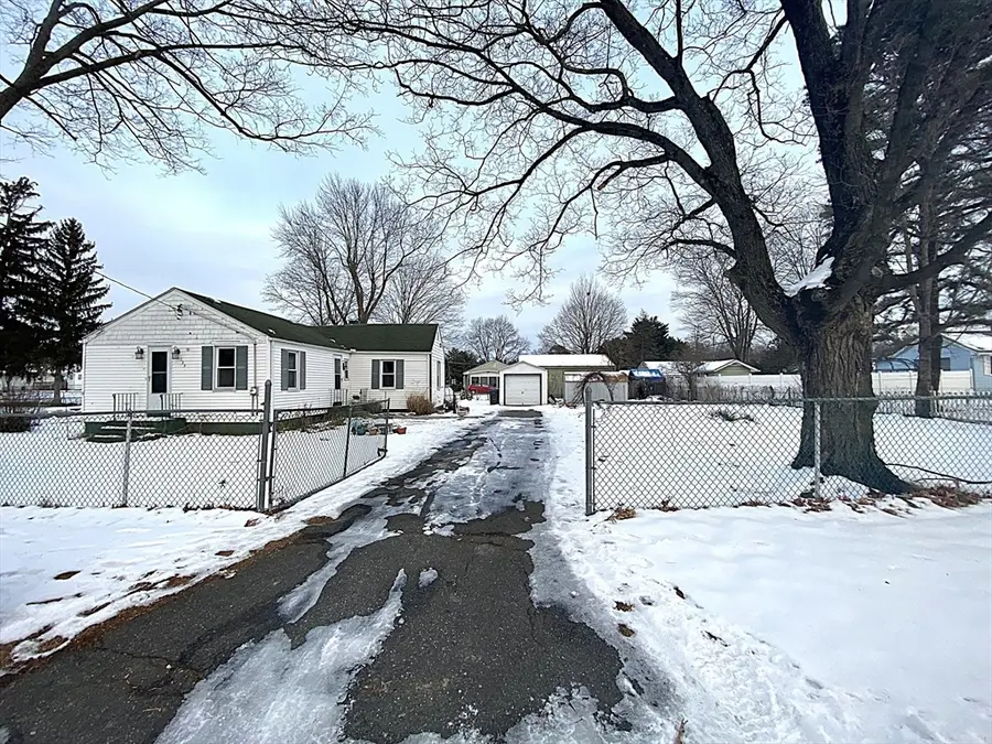 135 Lucerne Rd, Springfield, MA 01119 - Image #3