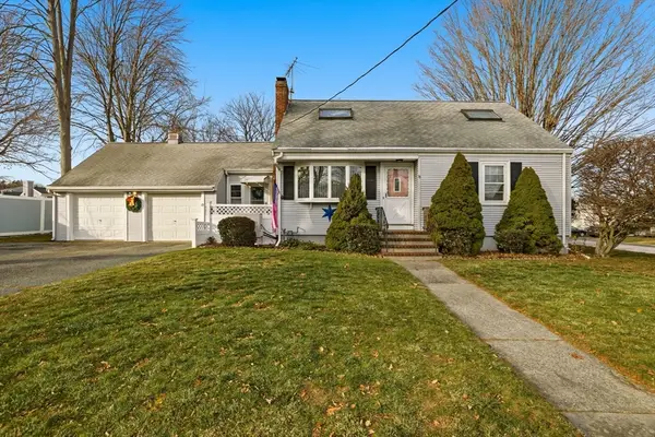 19 Jefferson Drive, Norwood, MA 02062