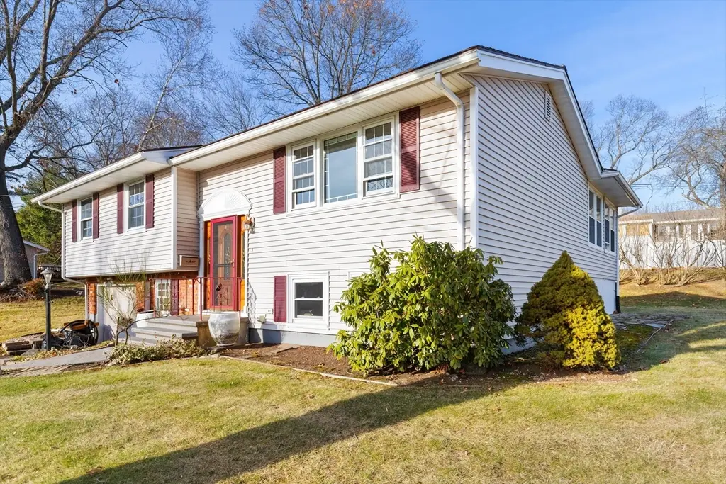 10 Paulette Dr, Danvers, MA 01923 - Image #1