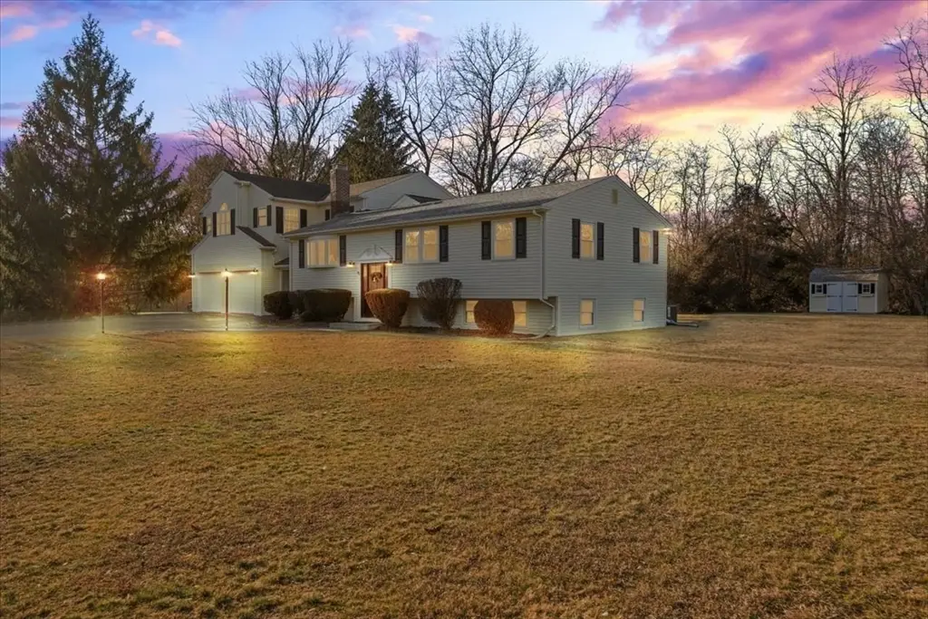 95 Tecumseh Dr, Hanover, MA 02339 - Image #1