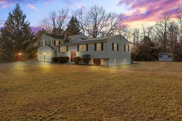 95 Tecumseh Dr, Hanover, MA 02339