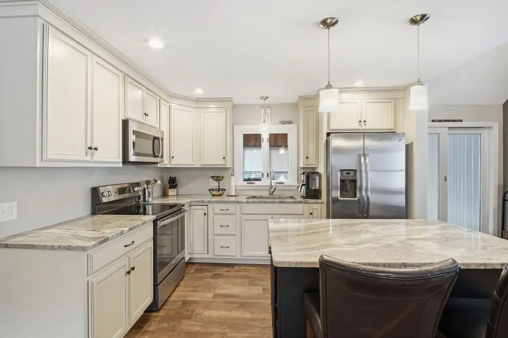 167 Wolcott Ave, West Springfield, MA 01089 - Image #1