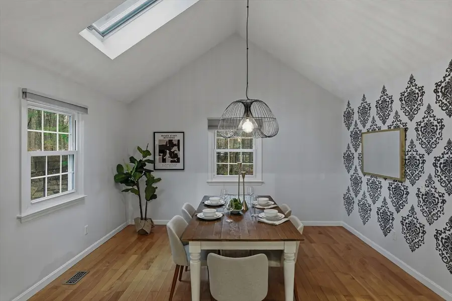 5 Aspen Cir, Bedford, MA 01730 - Image #3