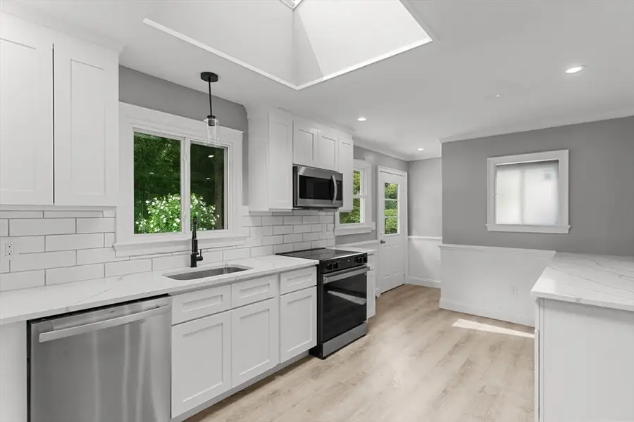 249 Barneyville Rd, Swansea, MA 02777 - Image #3