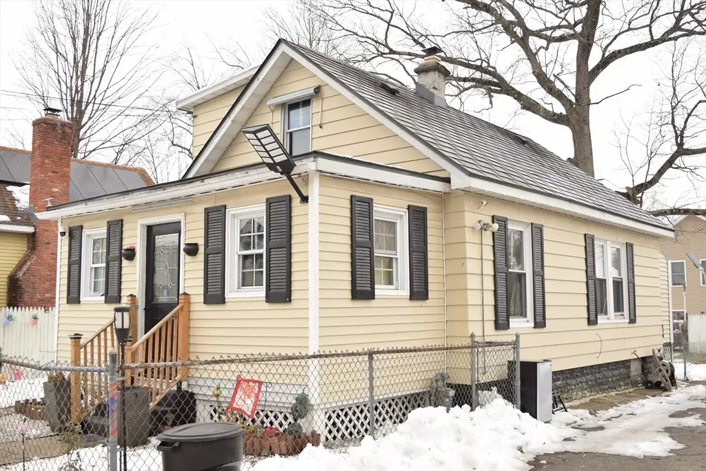 34 Ina St, Springfield, MA 01109 - Image #1