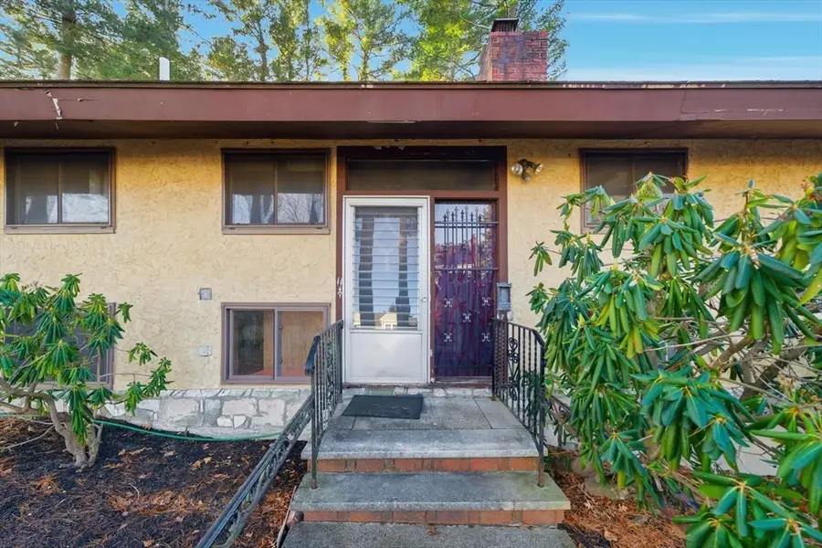 11 Hutchins Cir, Lynnfield, MA 01940 - Image #3