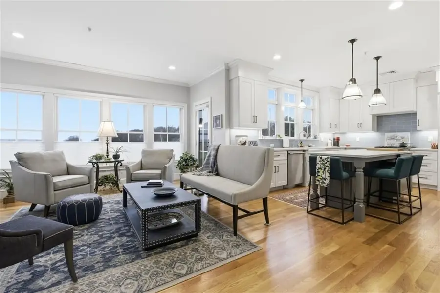 1090 Shore Rd #7, Pocasset, MA 02559 - Image #2