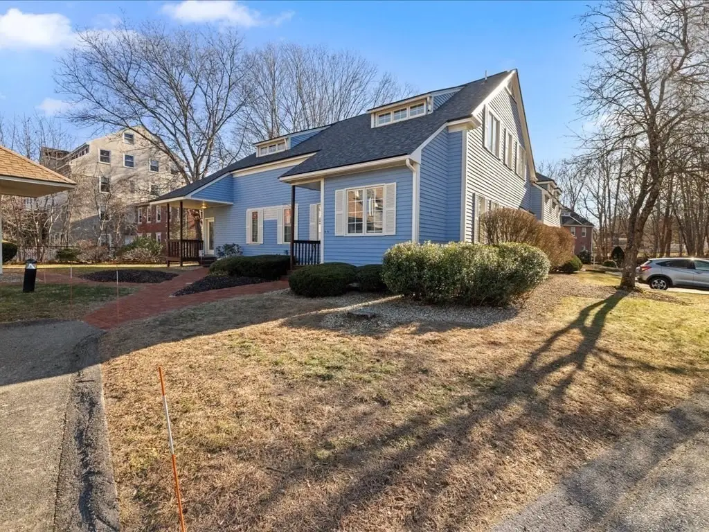 4 Strathmore Shire Dr #B, Uxbridge, MA 01569 - Image #1