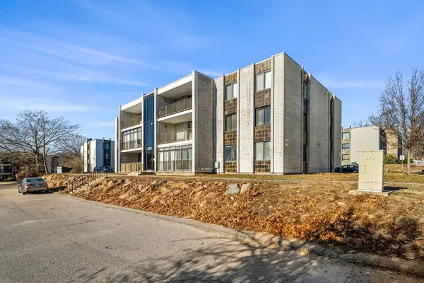 30 Skyline Dr #6, Braintree, MA 02184