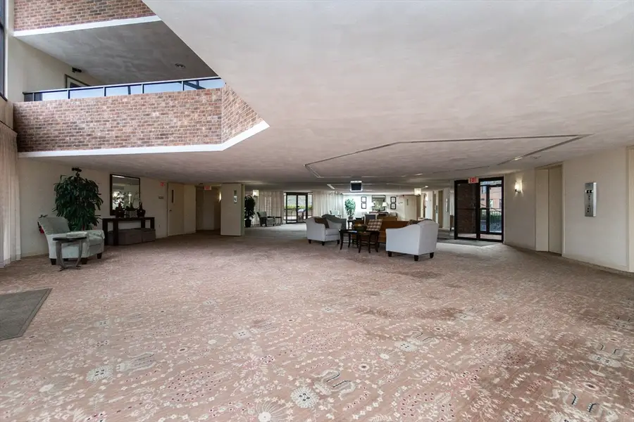 404 Paradise Rd #1T, Swampscott, MA 01907 - Image #3