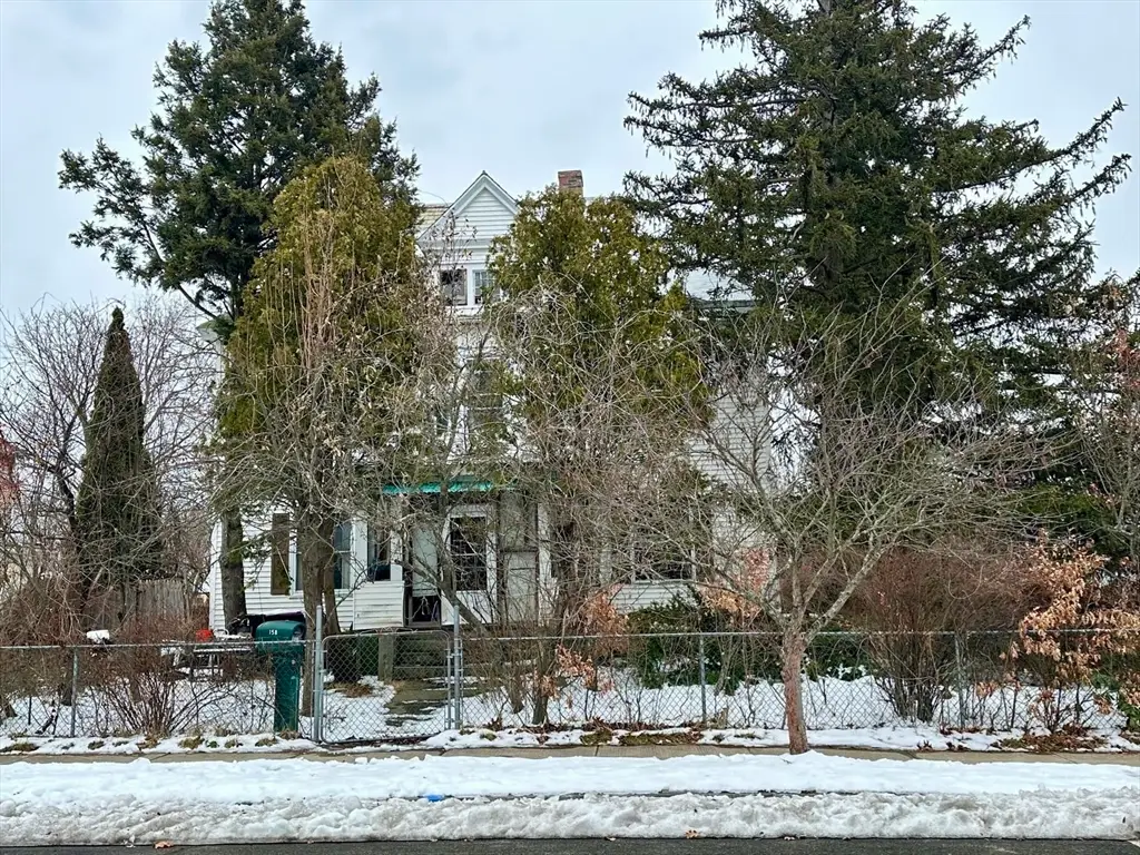 158 Pleasant St, Holyoke, MA 01040 - Image #1