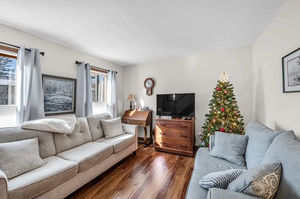 160 Hillside #5, Westfield, MA 01085 - Image #1