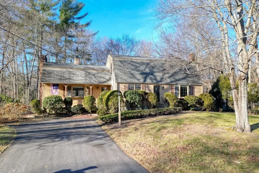 21 Strawberry Ln, Whitman, MA 02382 - Image #2
