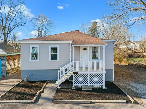 73 Gifford Ave, Dartmouth, MA 02747