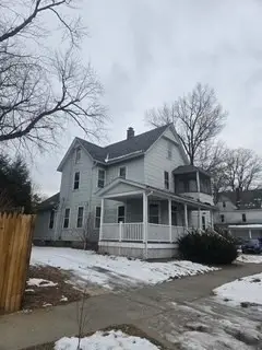 17 Spencer St, Springfield, MA 01118