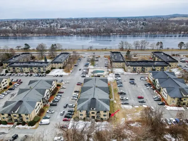 311 Pawtucket Blvd #9, Lowell, MA 01854