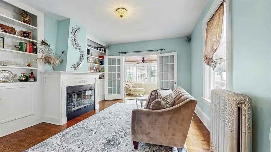 13 Robbins St #1, Waltham, MA 02453 - Image #2