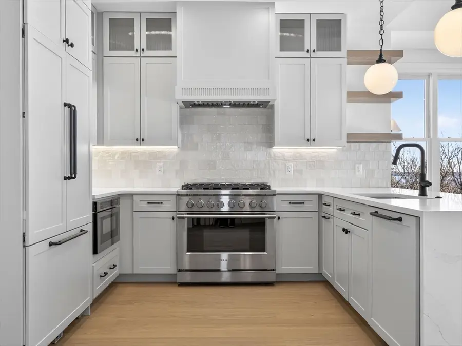 427 E 6th St #3, Boston, MA 02127 - Image #2