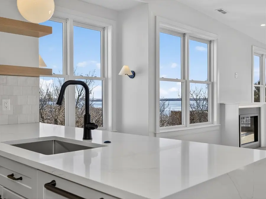 427 E 6th St #3, Boston, MA 02127 - Image #3