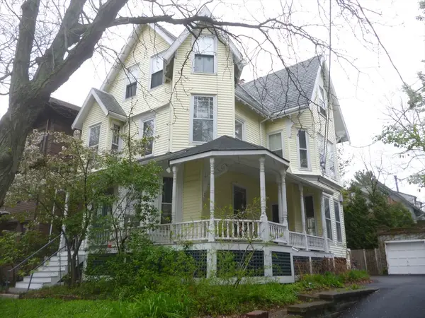 16 Lee St #2, Cambridge, MA 02139