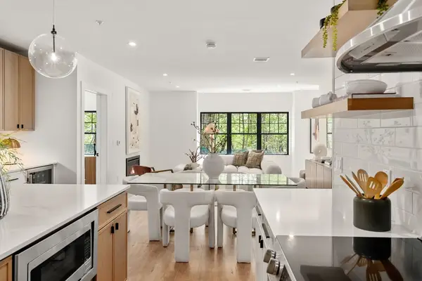 20 Audubon Way #402, Canton, MA 02021