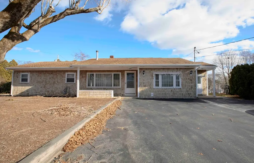 158 Slocum Rd, Dartmouth, MA 02747 - Image #1