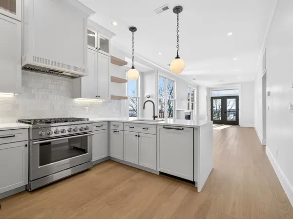 427 E 6th St #2, Boston, MA 02127