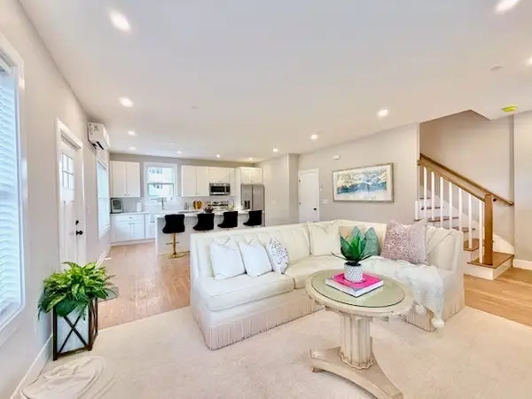 20 Broad St #1, Medway, MA 02053