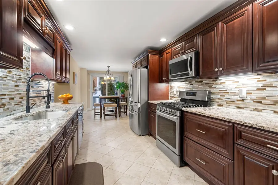 27 Woodland Park Dr #27, Haverhill, MA 01830 - #3