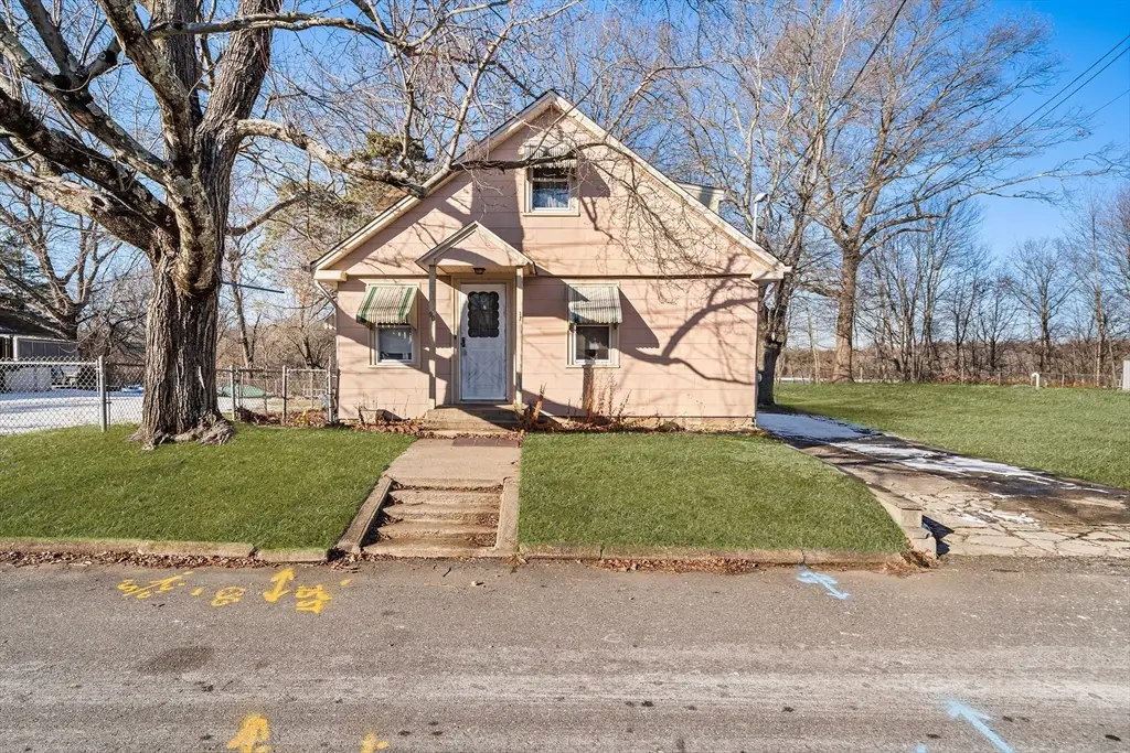 90 Ellis St, Seekonk, MA 02771 - Image #1