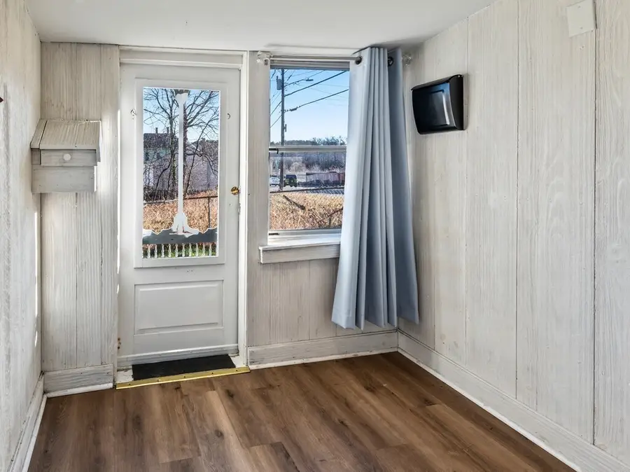 229 Sterling St, Clinton, MA 01510 - Image #2