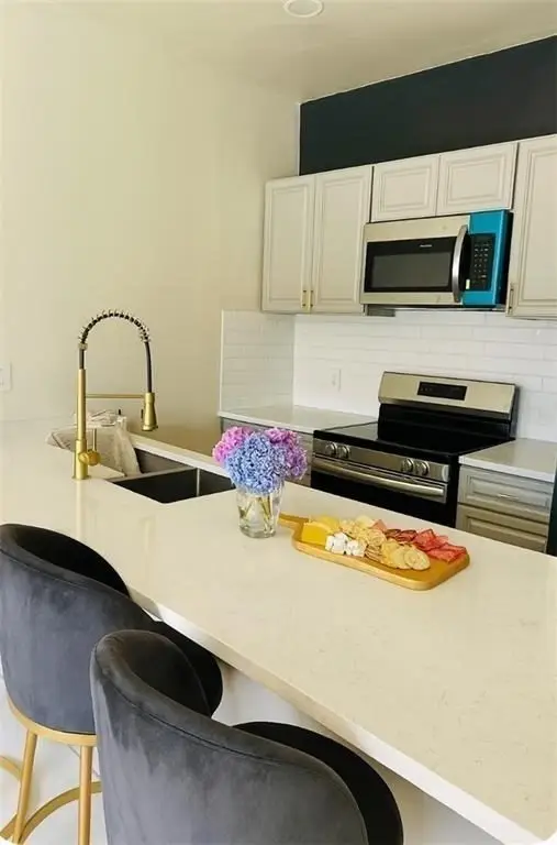 458-460 Smithfield Ave, Pawtucket, RI 02860 - Image #2