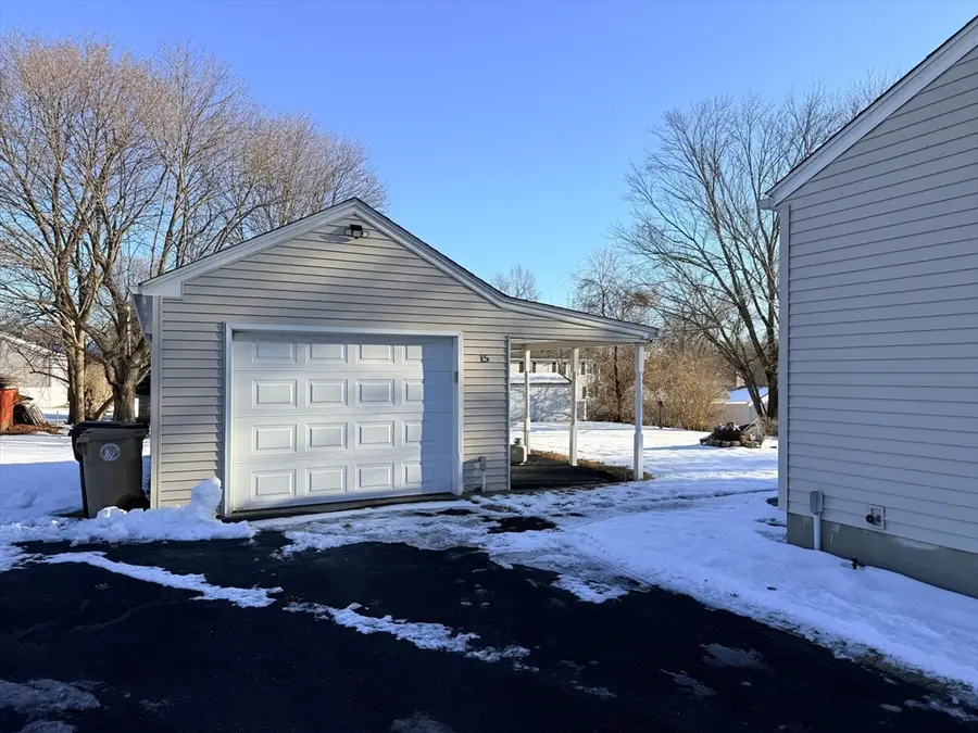 15 Hilltop Terr, Ludlow, MA 01056 - Image #3