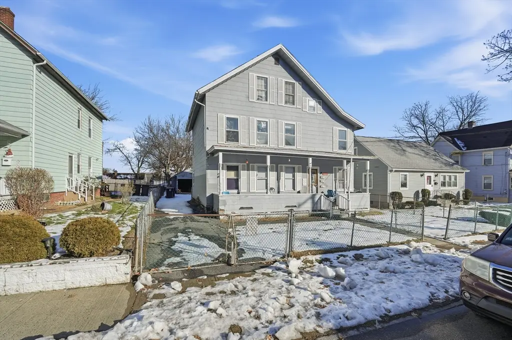 26 Vernon St, Holyoke, MA 01040 - Image #1