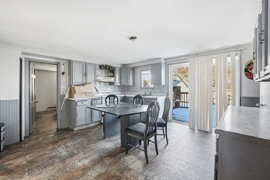 26 Vernon St, Holyoke, MA 01040 - Image #3