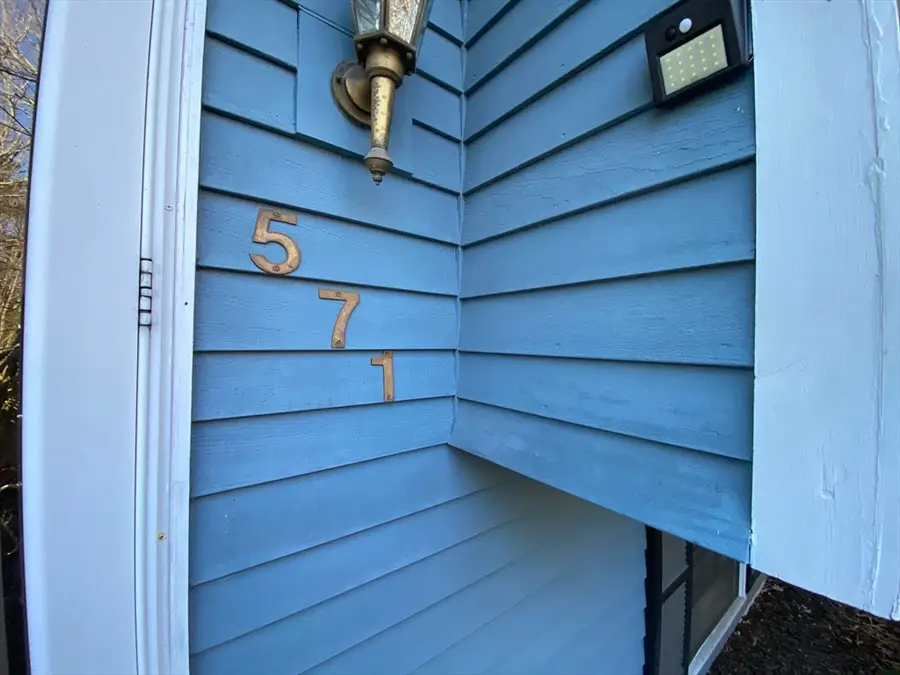 571 Ware, Mansfield, MA 02048 - Image #2