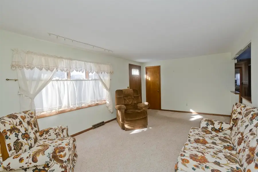 180 Fletcher Circle, Chicopee, MA 01020 - Image #3