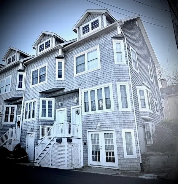 17 Bradford St #2, Plymouth, MA 02360