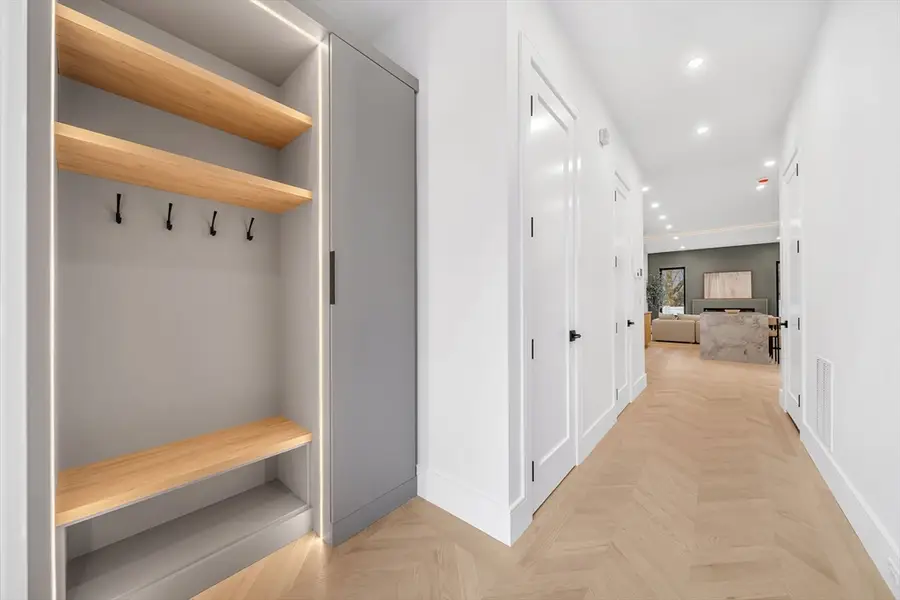 123-125 Waban St #123, Newton, MA 02458 - Image #3