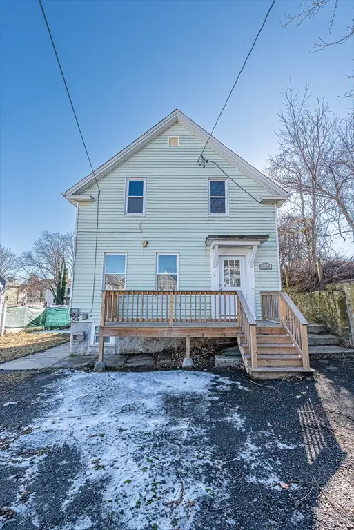 64-R Hazard St, New Bedford, MA 02740