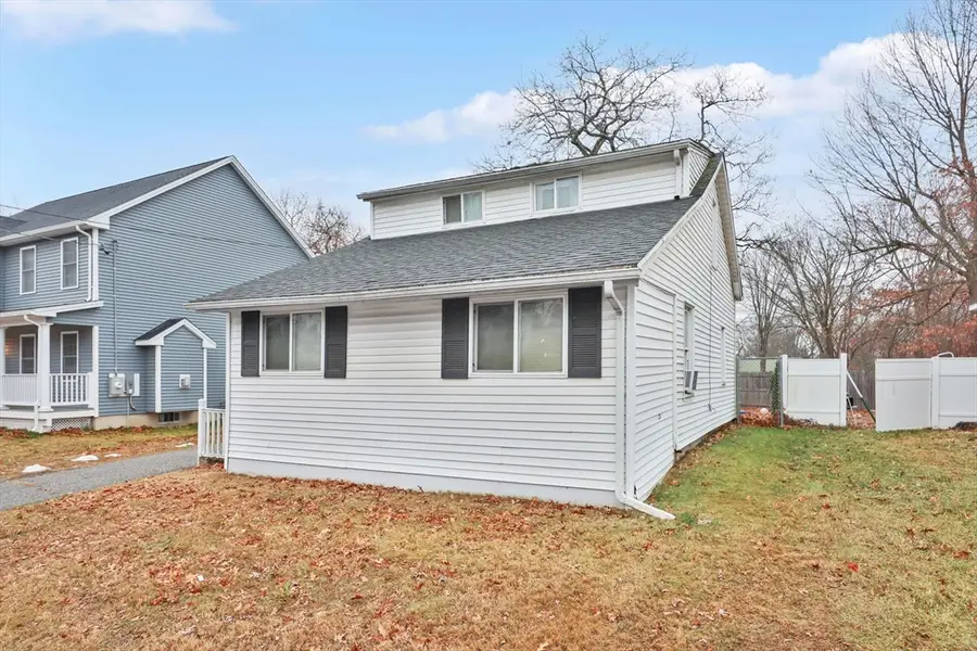 36 Emily St, Springfield, MA 01109 - Image #3