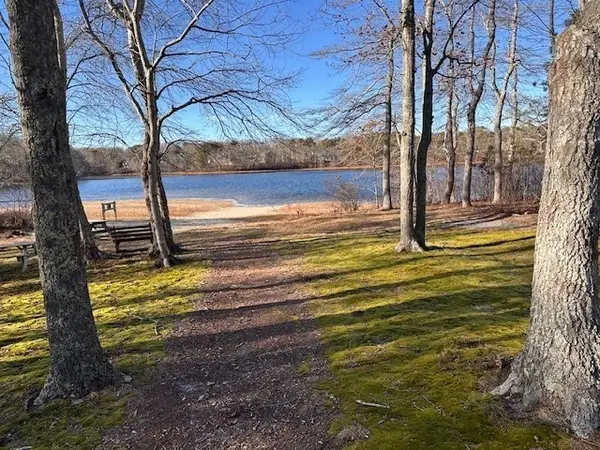 11 Makepeace Lane, Yarmouth, MA 02673