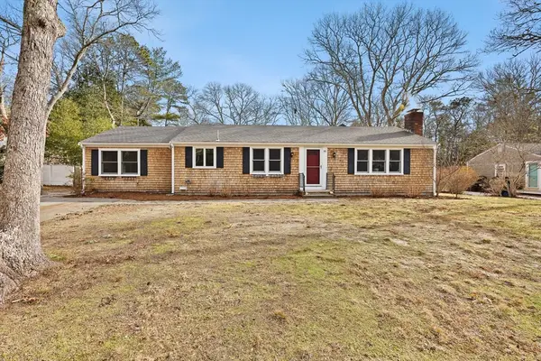 90 Guildford Rd, Barnstable, MA 02632