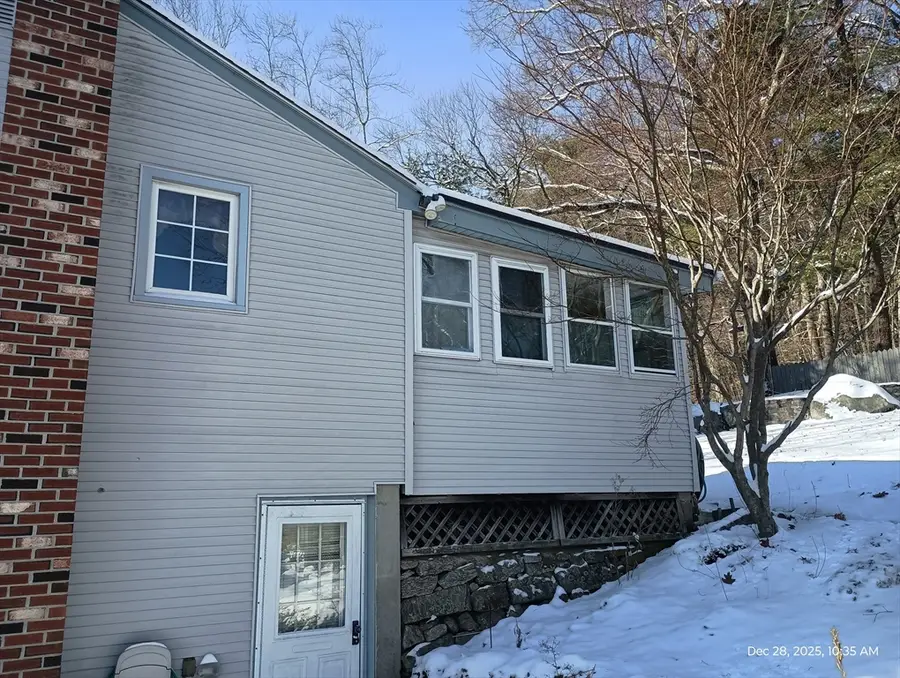 13 Blanchard Ave, Uxbridge, MA 01569 - Image #3