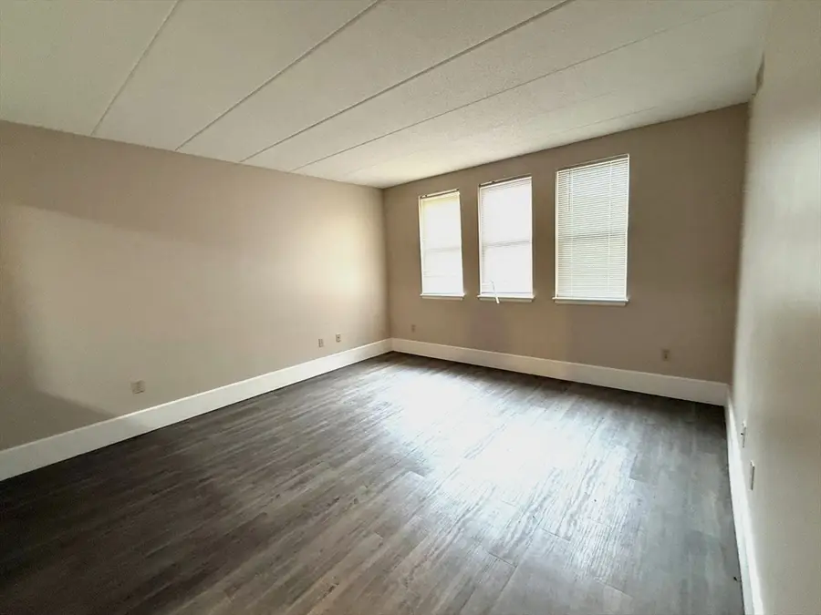 34 Sumner Ave #208, Springfield, MA 01108 - #3