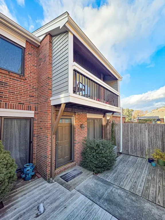 27 Rosewood Dr #27, Stoughton, MA 02072 - Image #1