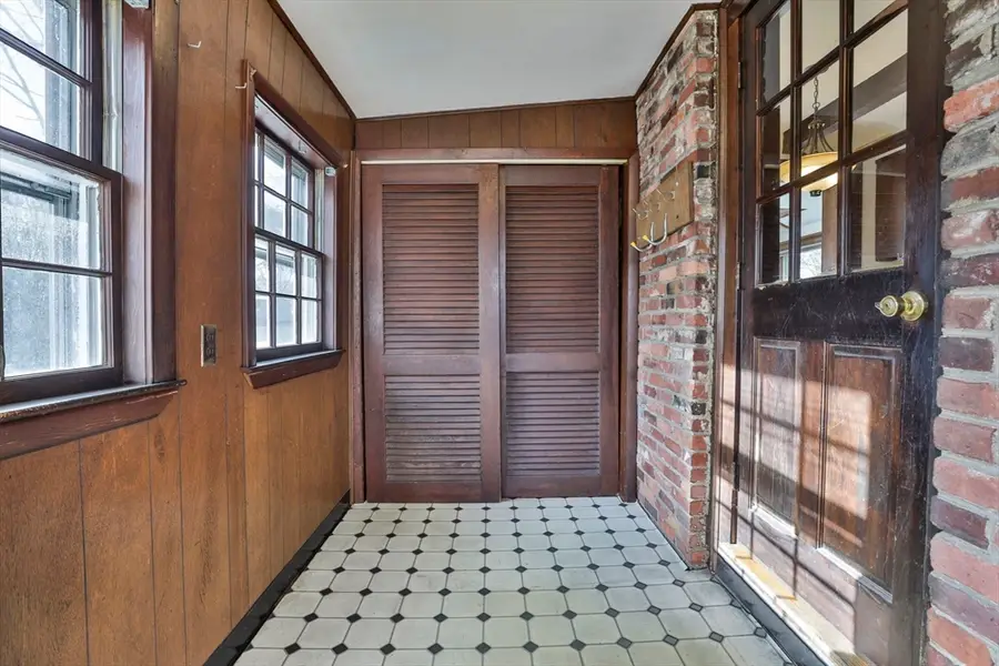 3 Veterans Ln, Stoneham, MA 02180 - Image #2