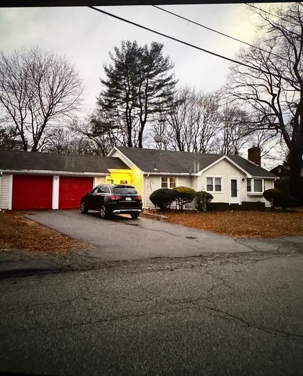 120 Roberts Ave, Holbrook, MA 02343