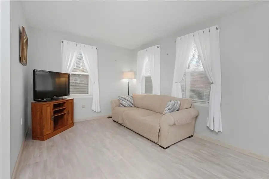 2 Leonard Ct #1, Boston, MA 02122 - Image #3