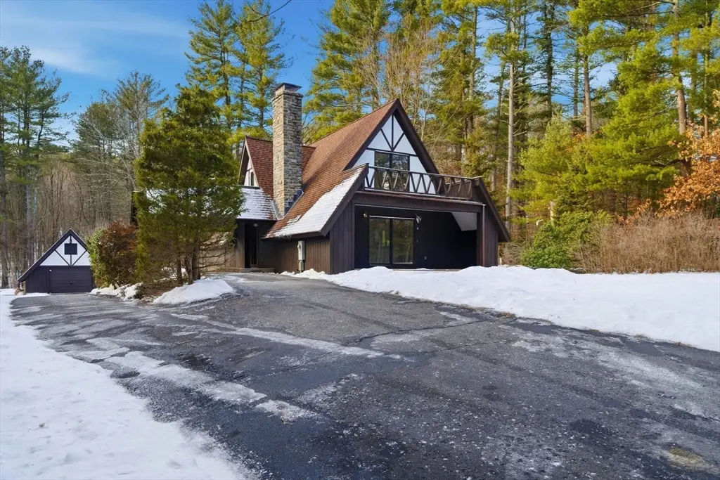 62 Brook St, Dunstable, MA 01827 - Image #1